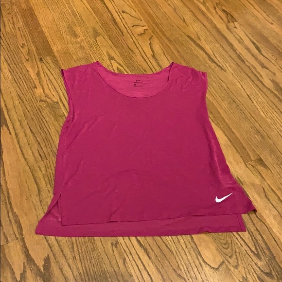 Bundle of Four Nike dri-fit Nike breathe tanks - Picture 11 of 16